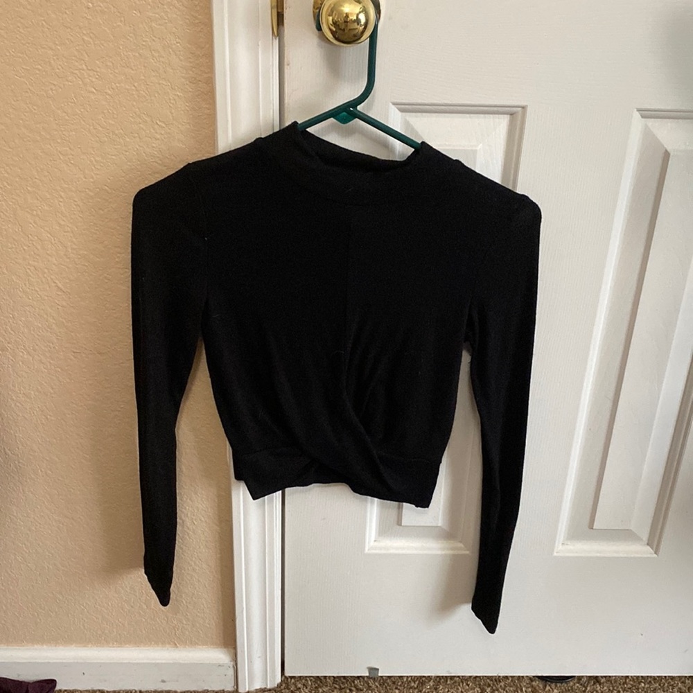 Cropped Black Long Sleeve Top